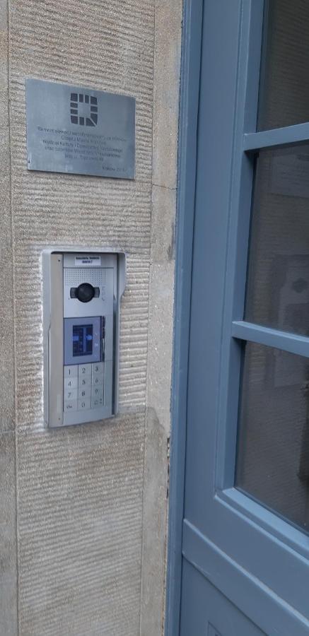 Topolowa Apartments - Self Check In - Next To Main Rail, 10 Min To Main Square Krakow Exterior photo