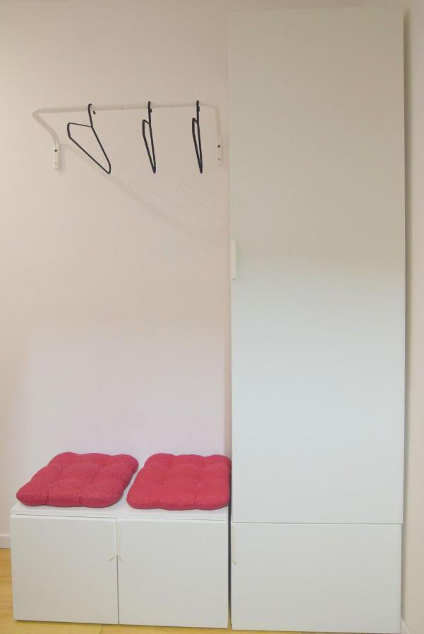 Topolowa Apartments - Self Check In - Next To Main Rail, 10 Min To Main Square Krakow Exterior photo